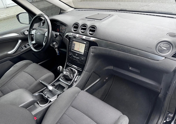 Ford Galaxy cena 27999 przebieg: 332000, rok produkcji 2013 z Wieleń małe 301